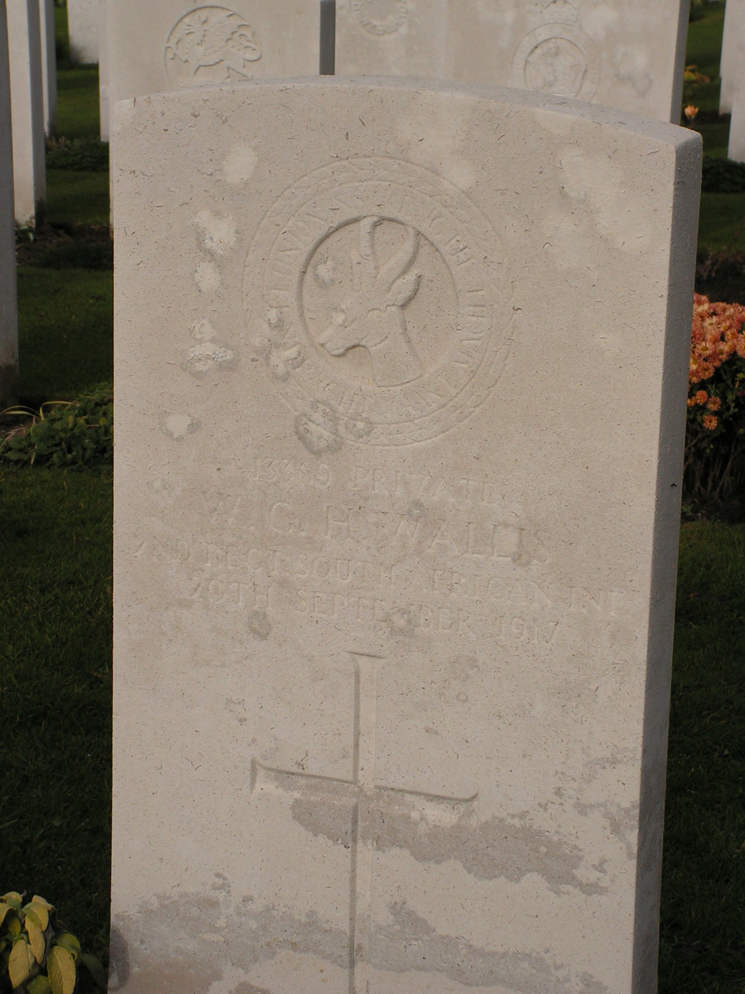 Photo from /search/photos/Belgium/Zonnebeke, West-Vlaanderen/TYNE COT CEMETERY/TYNE COT CEMETERY_wallis_wgh.jpg